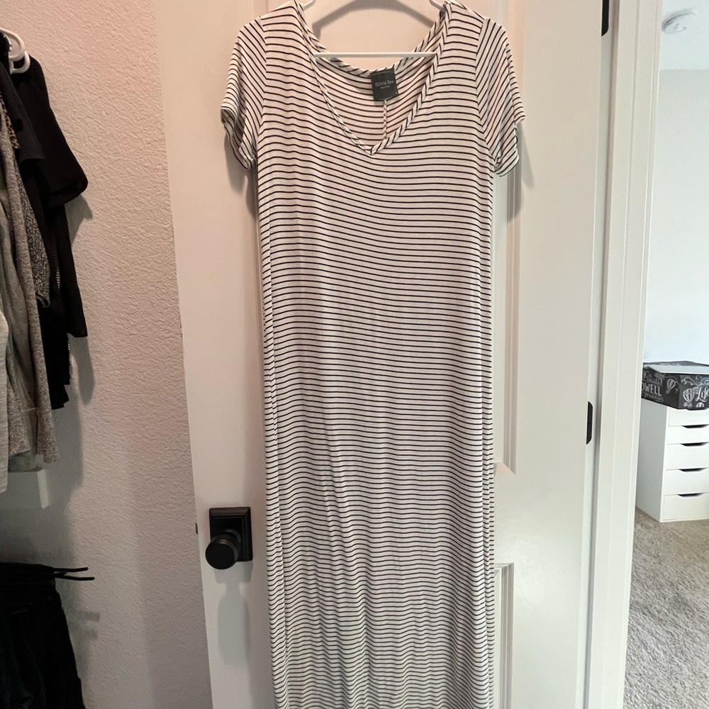 Olivia Rae White and Black striped maxi dress size medium